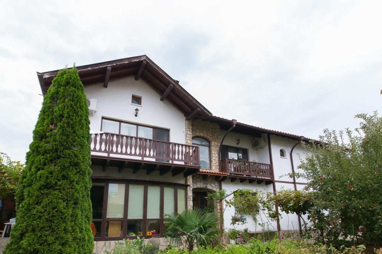 Guest House By The Captain Varna Ngoại thất bức ảnh
